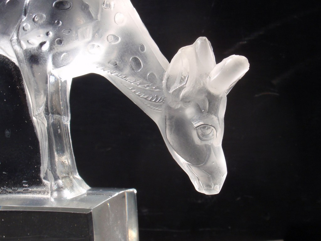 Lalique kleurloos glazen sculptuur van hert