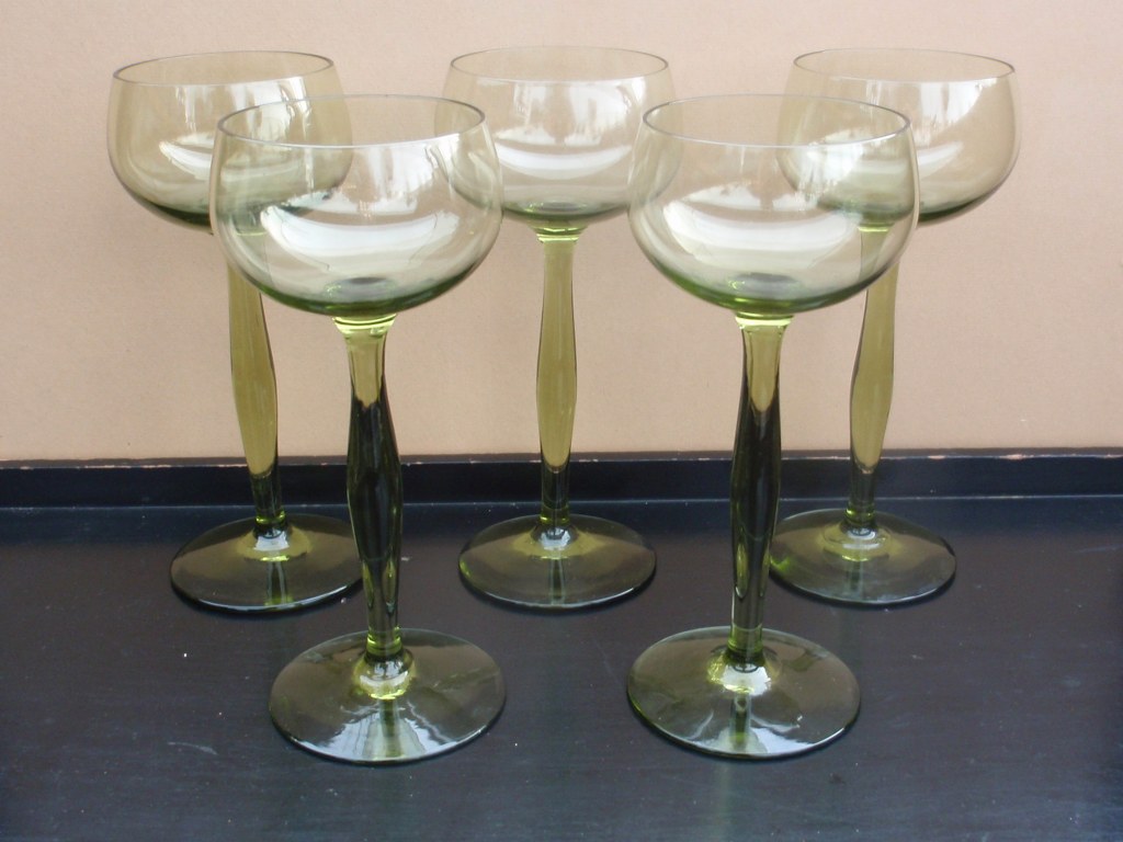 Set olive green white wineglasses by Peter Behrens