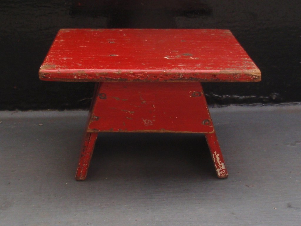 Modernistische rode tafel 1930